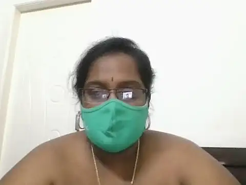 Snapshot of hootypriya chatting on November 8, 9:02 pm hootypriya online show from November 8, 9:02 pm