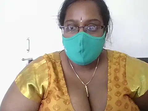 Snapshot of hootypriya chatting on November 15, 8:11 am hootypriya online show from November 15, 8:11 am