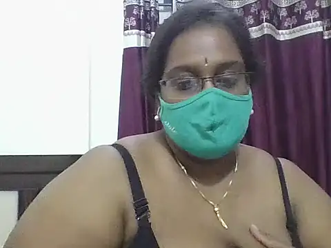 Snapshot of hootypriya chatting on December 5, 4:58 pm hootypriya online show from December 5, 4:58 pm