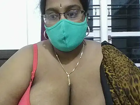 Snapshot of hootypriya chatting on December 22, 5:32 pm hootypriya online show from December 22, 5:32 pm