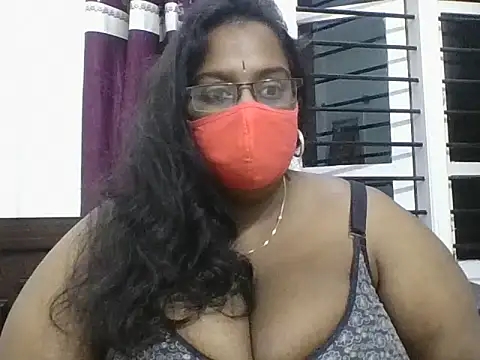 hootypriya online show from February 10, 11:31 pm