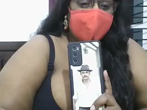 hootypriya online show from March 5, 5:42 pm