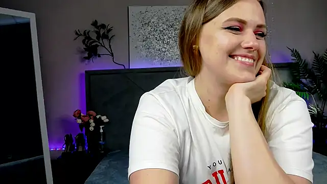 Snapshot of AnabeleBliss chatting on July 10, 2:41 pm AnabeleBliss online show from July 10, 2:41 pm