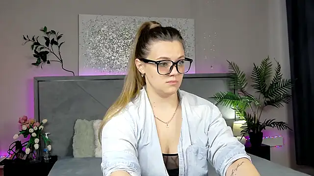Snapshot of AnabeleBliss chatting on July 28, 12:48 pm AnabeleBliss online show from July 28, 12:48 pm