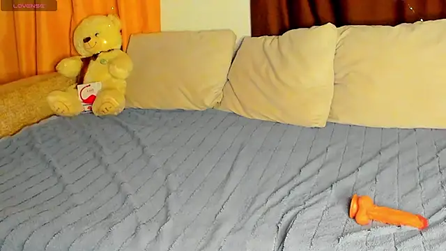 Snapshot of Eva_purrr_ chatting on November 8, 8:51 pm Eva purrr online show from November 8, 8:51 pm