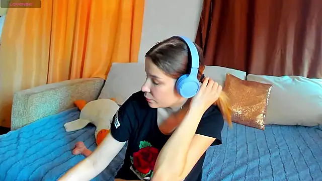 Snapshot of Eva_purrr_ chatting on November 20, 8:47 am Eva purrr online show from November 20, 8:47 am