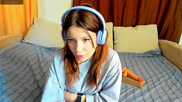 Eva purrr  online show from March 10, 7:13 am