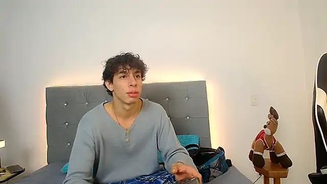 Snapshot of chris_evans27 chatting on November 27, 3:08 am chris evans27 online show from November 27, 3:08 am