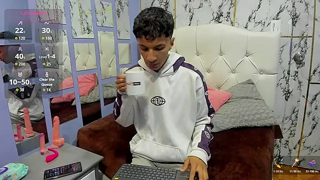 Elian Julian online show from November 7, 12:54 am