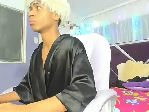 Snapshot of Santy_bigcock_01 chatting on November 9, 2:10 am Santy bigcock 01 online show from November 9, 2:10 am