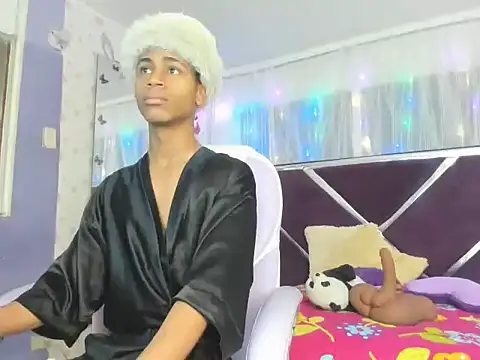 Snapshot of Santy_bigcock_01 chatting on November 9, 2:15 pm Santy bigcock 01 online show from November 9, 2:15 pm