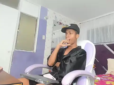 Snapshot of Santy_bigcock_01 chatting on November 20, 2:06 pm Santy bigcock 01 online show from November 20, 2:06 pm