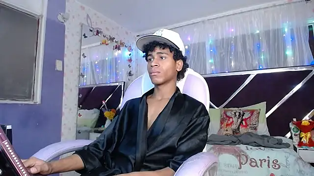 Santy bigcock 01 online show from May 21, 1:18 pm