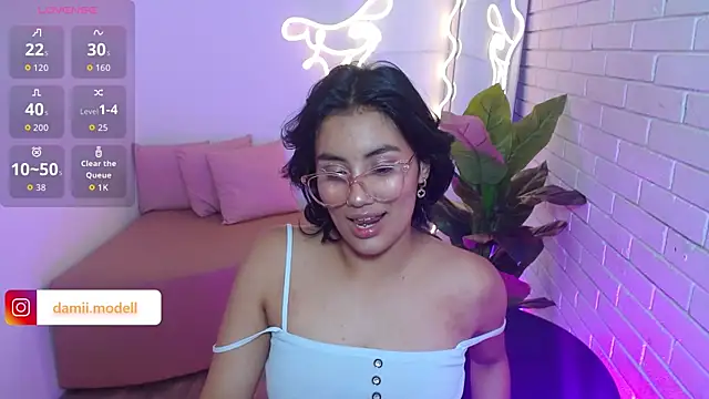 Snapshot of PEACHY_TAY chatting on November 6, 11:44 am PEACHY TAY online show from November 6, 11:44 am