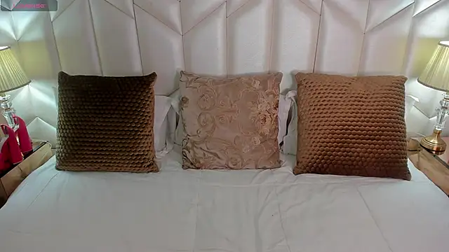 Snapshot of Bella__carther chatting on November 10, 2:27 pm Bella carther online show from November 10, 2:27 pm