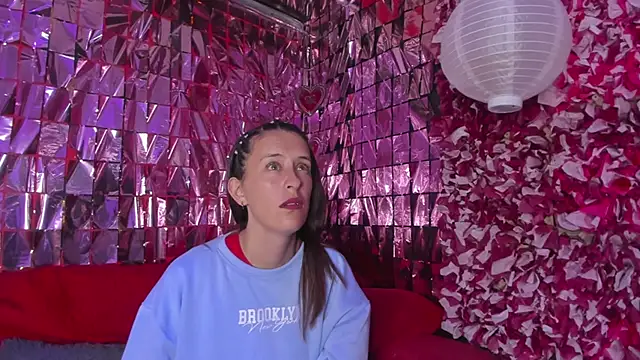 mia luna ed online show from November 16, 2:00 pm