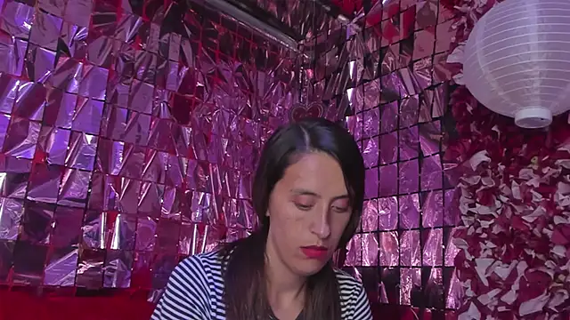 mia luna ed online show from November 17, 5:08 pm