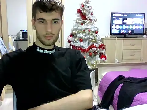 Snapshot of nikolasnik50 chatting on December 3, 10:19 pm nikolasnik50 online show from December 3, 10:19 pm