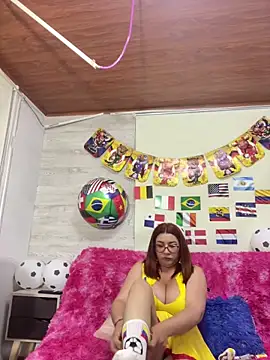 Snapshot of PamelaBoobs chatting on June 17, 7:48 pm PamelaBoobs online show from June 17, 7:48 pm