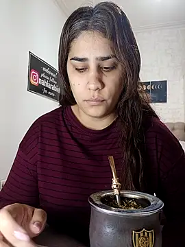 Snapshot of nahiarabiel33 chatting on May 15, 4:47 pm nahiarabiel33 online show from May 15, 4:47 pm