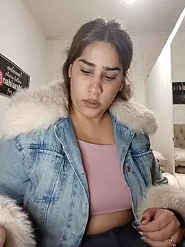 Snapshot of nahiarabiel33 chatting on May 28, 4:04 pm nahiarabiel33 online show from May 28, 4:04 pm