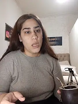 Snapshot of nahiarabiel33 chatting on June 15, 7:05 pm nahiarabiel33 online show from June 15, 7:05 pm