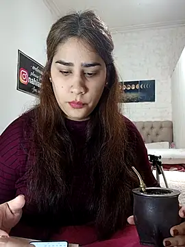 Snapshot of nahiarabiel33 chatting on June 23, 7:01 pm nahiarabiel33 online show from June 23, 7:01 pm