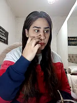 Snapshot of nahiarabiel33 chatting on June 27, 5:40 pm nahiarabiel33 online show from June 27, 5:40 pm