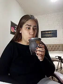Snapshot of nahiarabiel33 chatting on July 3, 5:19 pm nahiarabiel33 online show from July 3, 5:19 pm