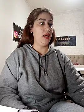 Snapshot of nahiarabiel33 chatting on July 22, 6:11 pm nahiarabiel33 online show from July 22, 6:11 pm