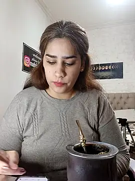 Snapshot of nahiarabiel33 chatting on July 31, 3:44 pm nahiarabiel33 online show from July 31, 3:44 pm
