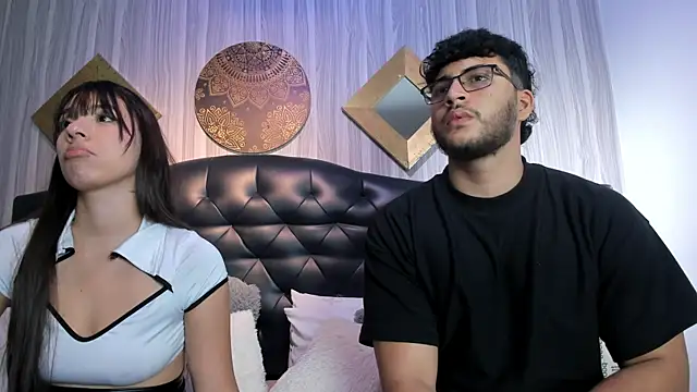 Snapshot of mikeandlucy_ chatting on November 5, 1:33 pm mikeandlucy online show from November 5, 1:33 pm