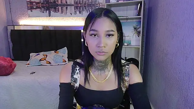 Snapshot of lyam_ebony_ chatting on November 8, 8:40 pm lyam ebony online show from November 8, 8:40 pm