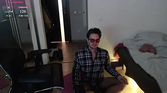 lucky swimmer online show from November 24, 6:07 pm