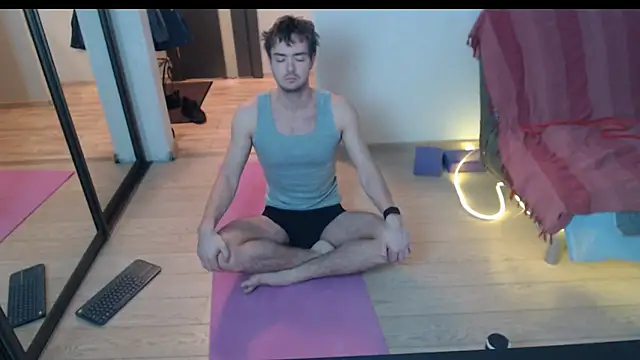 lucky swimmer online show from December 2, 3:56 am