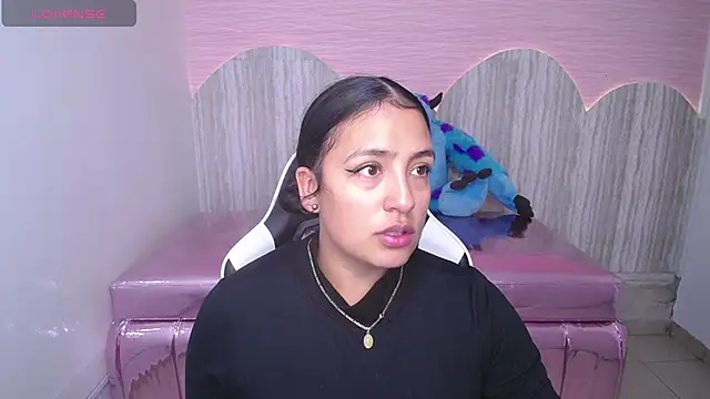 Snapshot of tamara_brown_t chatting on November 15, 2:53 am tamara brown t online show from November 15, 2:53 am