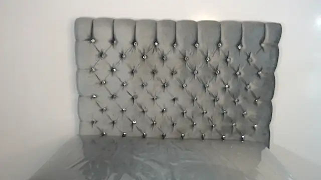 Snapshot of tamara_brown_t chatting on December 15, 8:02 pm tamara brown t online show from December 15, 8:02 pm