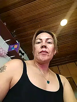 salomehill1 online show from December 14, 7:07 pm