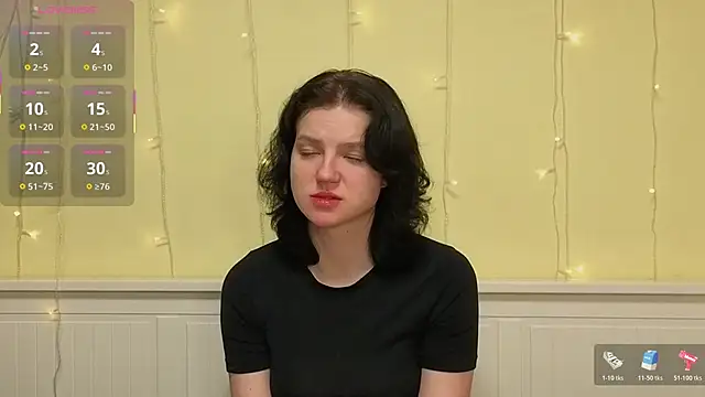 LatinaHuguenin online show from January 18, 7:12 am