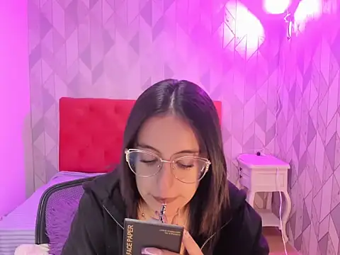 IsabellaRousset online show from December 4, 6:01 am