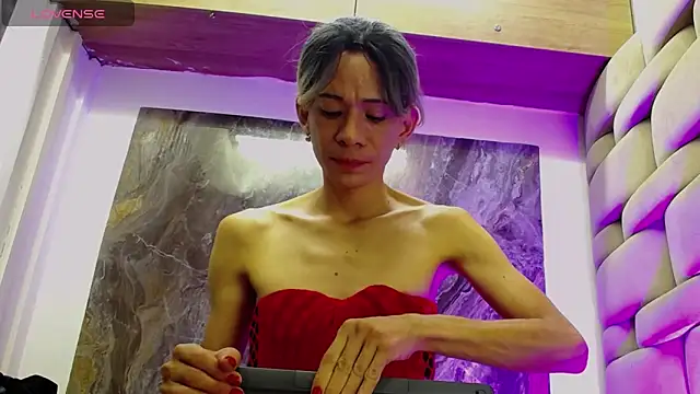 Snapshot of Caitlyn-Joness_ chatting on November 19, 12:05 pm Caitlyn-Joness online show from November 19, 12:05 pm