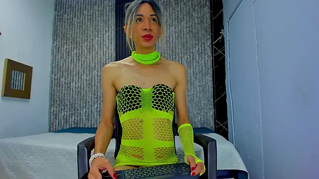 Snapshot of Caitlyn-Joness_ chatting on December 4, 2:04 pm Caitlyn-Joness online show from December 4, 2:04 pm