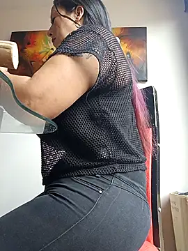 Snapshot of misshot_02 chatting on November 13, 4:28 pm misshot 02 online show from November 13, 4:28 pm