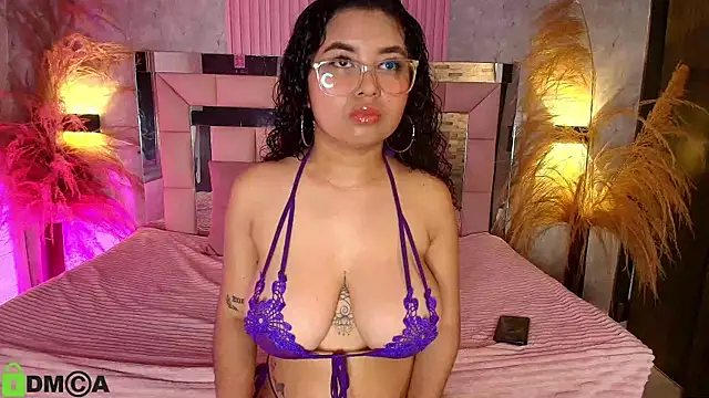 Snapshot of griselle_rousse chatting on July 28, 12:34 pm griselle rousse online show from July 28, 12:34 pm