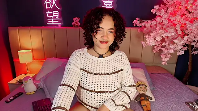  sarahRose online show from February 12, 4:07 am