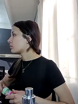 Snapshot of Celeste_Moretti chatting on December 22, 1:19 pm Celeste Moretti online show from December 22, 1:19 pm