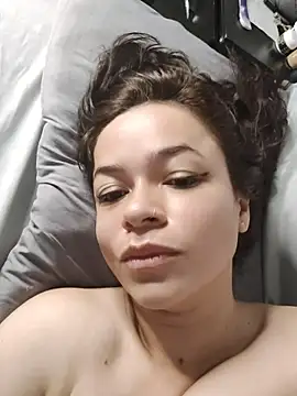 Snapshot of danielamonet chatting on May 12, 8:33 am danielamonet online show from May 12, 8:33 am