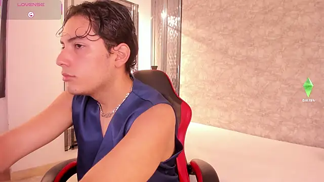 TheoHart  online show from December 2, 12:32 pm