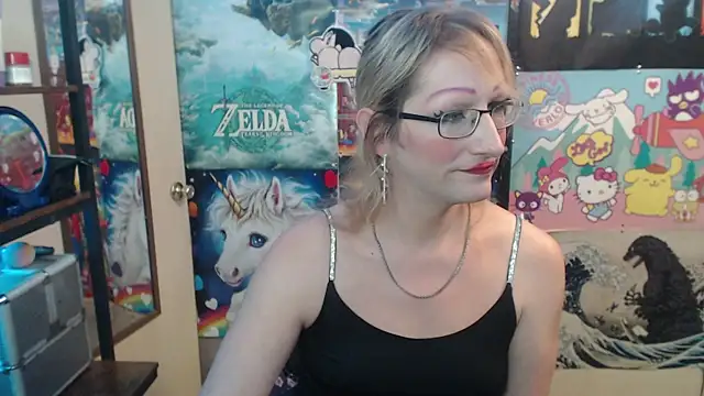 Savanah Banana  online show from November 8, 5:45 pm