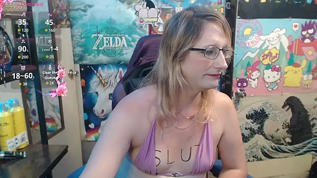 Savanah Banana  online show from July 15, 9:31 pm